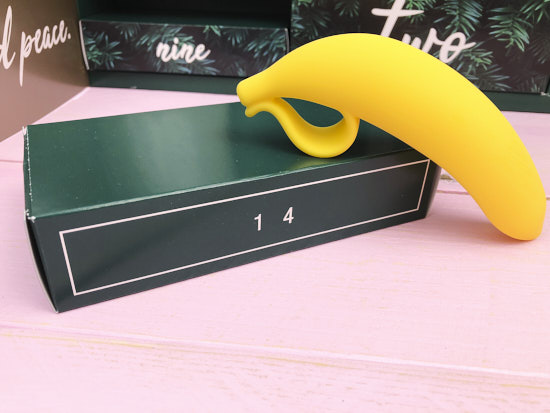 Eis Premium Adventskalender 2019 - Inhalt - Silikondildo in Bananenform